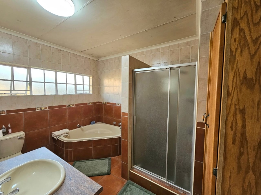 4 Bedroom Property for Sale in Van Der Hoff Park North West